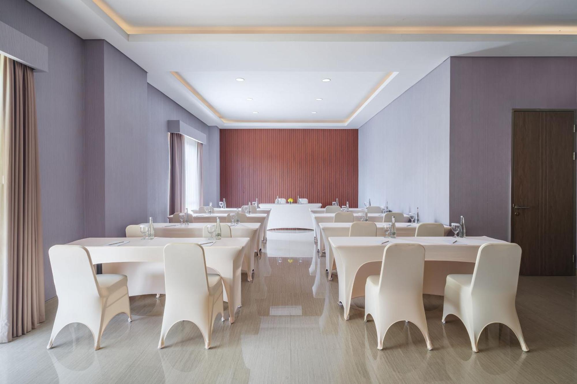 Hotel Santika Blitar ภายนอก รูปภาพ