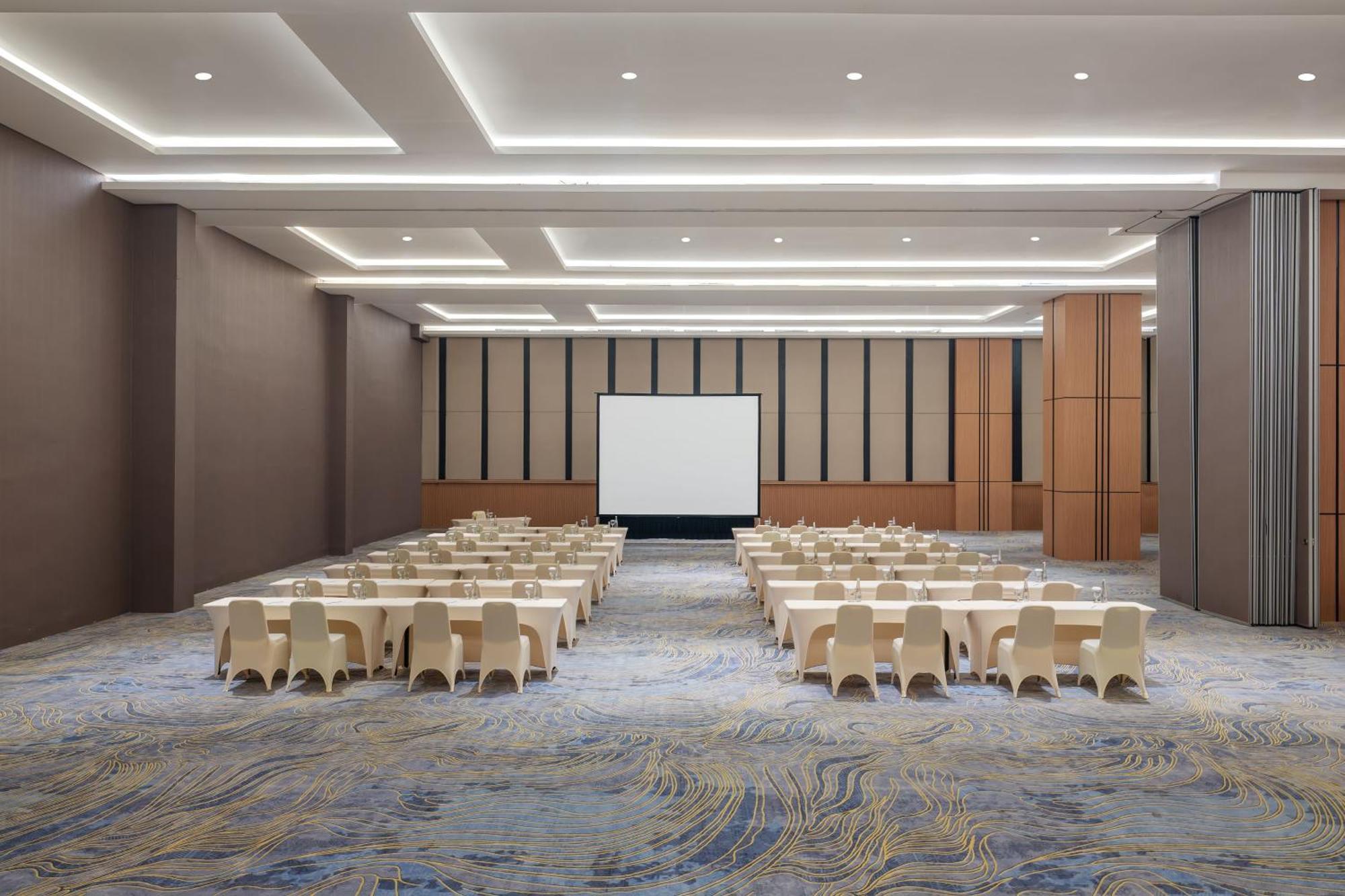Hotel Santika Blitar ภายนอก รูปภาพ