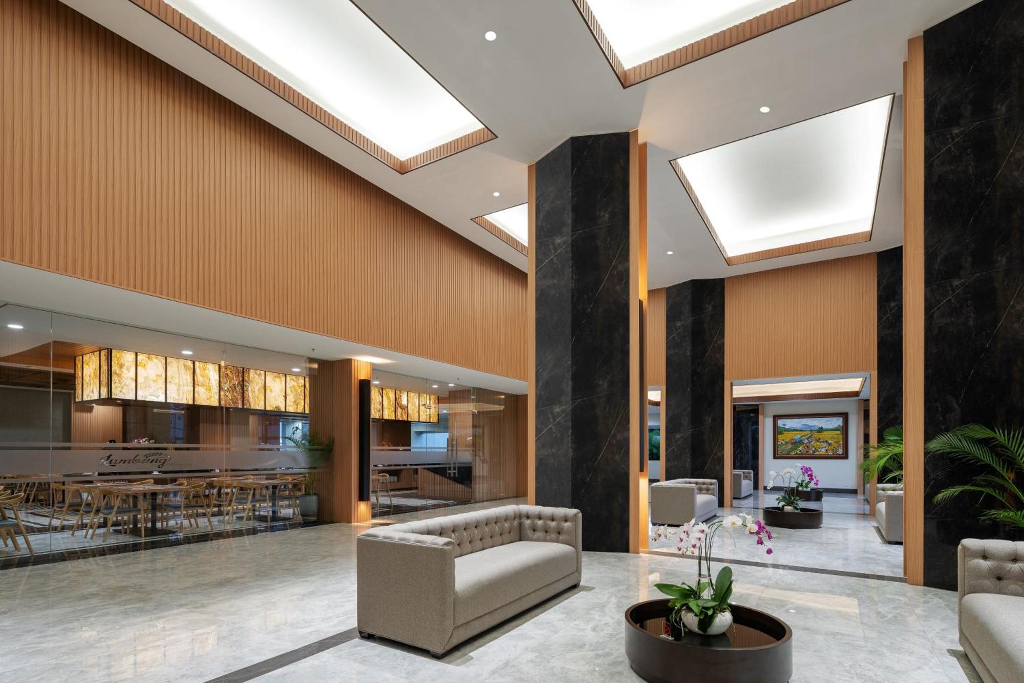 Hotel Santika Blitar ภายนอก รูปภาพ