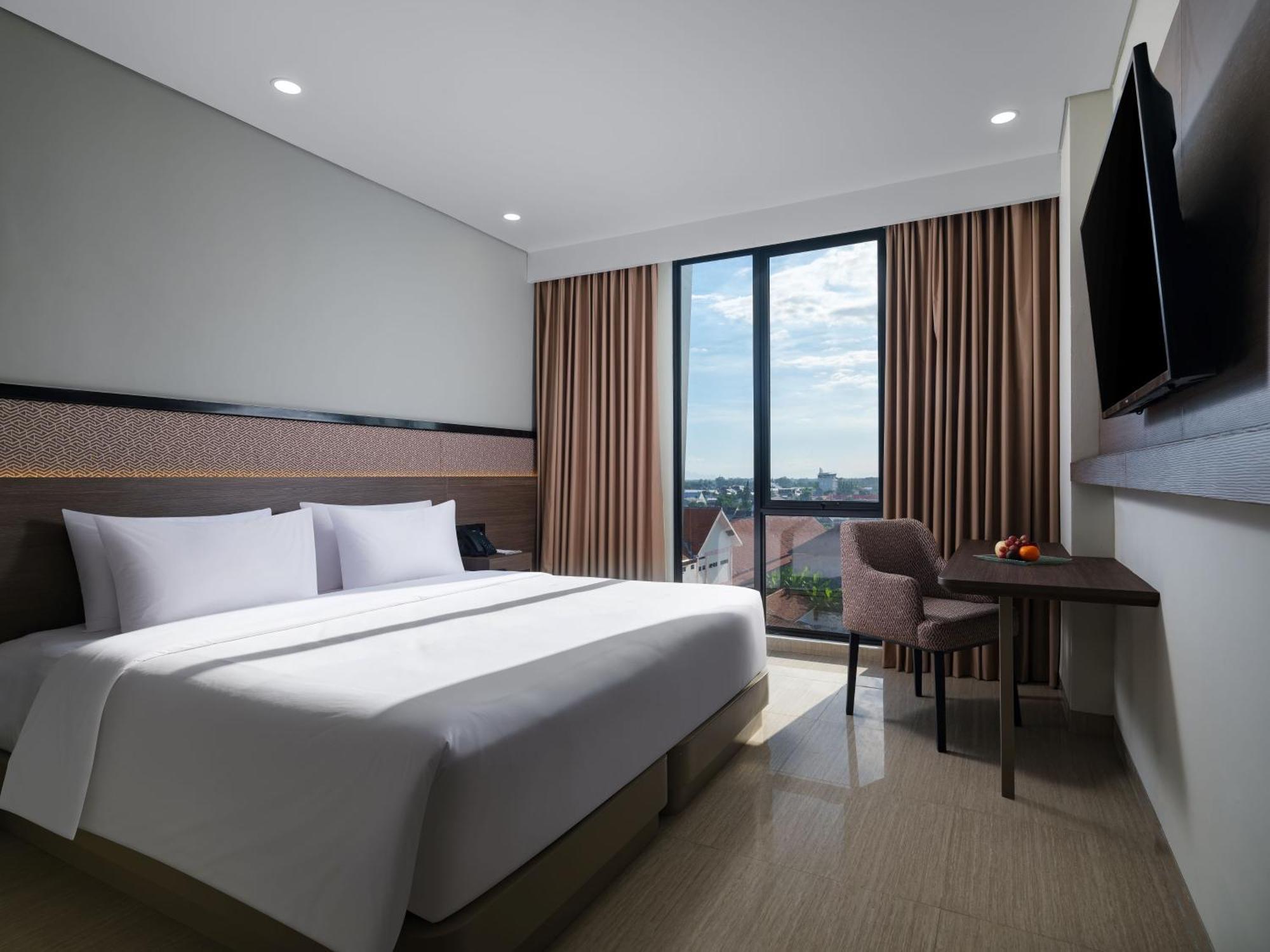 Hotel Santika Blitar ภายนอก รูปภาพ